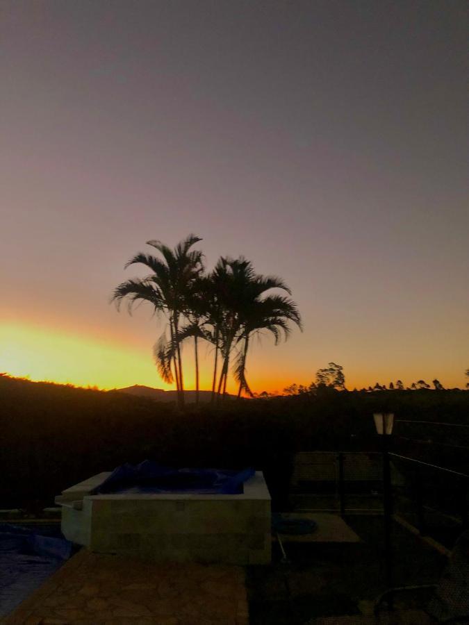 Chacara Tha&Thi Cond Fechado Wi Fi Spa E Pisc Aquececimento Solar Bom Jesus dos Perdões Kültér fotó